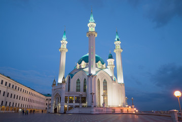 Fototapeta na wymiar A view of the Kul-Sharif mosque, spring night. Kazan, Tatarstan