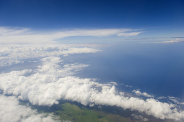 Fototapeta na wymiar The coast of Hawaii from the air.