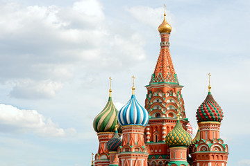 Fototapeta na wymiar St Basils cathedral on Red Square in Moscow