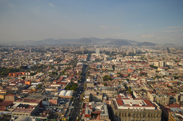 Fototapeta na wymiar The view of the Mexico city from the top of the Latin American tower. Mexico