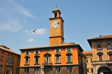 Fototapeta na wymiar Reggio Emilia, piazza Prampolini