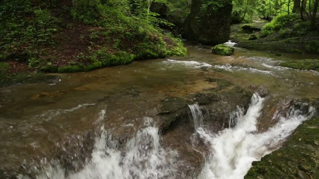 RAW-Video - Scheidegger Wasserfall im Allg&auml;u in S&uuml;ddeutschland 
