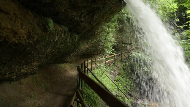 RAW-Video - Scheidegger Wasserfall im Allg&auml;u in S&uuml;ddeutschland 