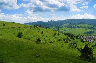 Mountains Pieniny in Slovakia and Poland © luzkovyvagon.cz