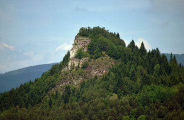Mountains Pieniny in Slovakia and Poland © luzkovyvagon.cz