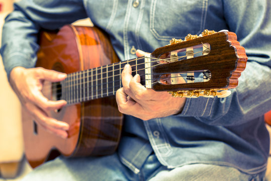 Vintage guitar player