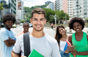 Internationale Studenten in der Stadt