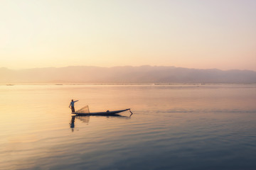 Fototapeta premium Fisherman at inle lake , Myanmar