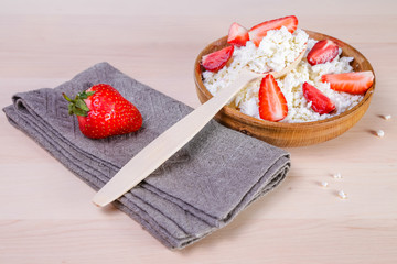 творог с клубникой