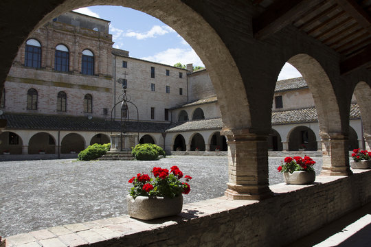 Abbadia di Chiaravalle di Fiastra, Marche