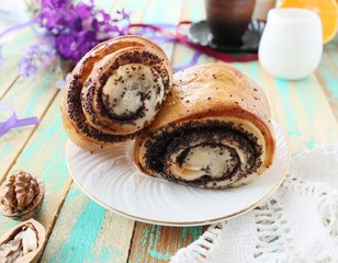 Sweet poppy roll