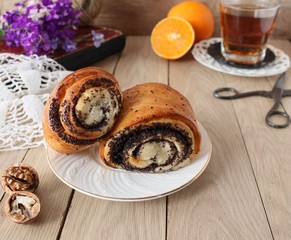 Sweet poppy roll
