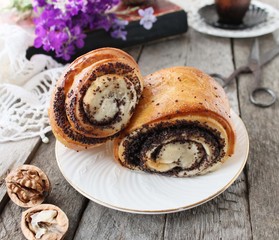 Sweet poppy roll