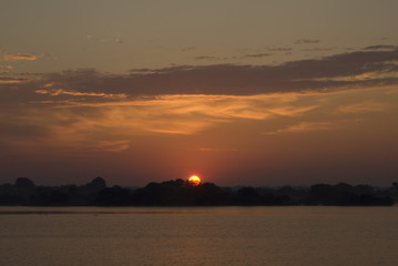 Naklejka premium Trustom dawn