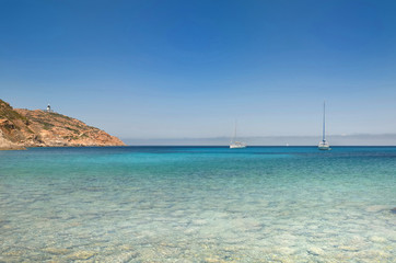 mer transparente d'une plage de Revellata - Corse 