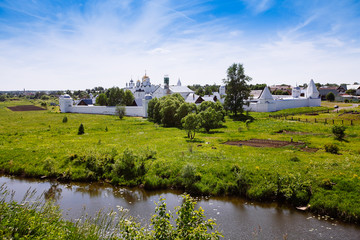 Fototapeta na wymiar Intercession (Pokrovsky) Monastery in Suzdal.The Golden Ring of