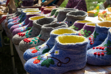 Beautiful colored embroidered Russian valenki sheep wool to wear indoors instead of Slippers