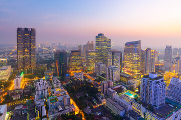 Fototapeta na wymiar Bangkok skyline business district.