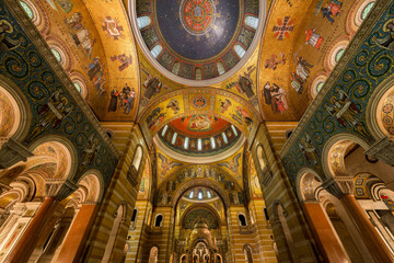 Fototapeta na wymiar Sanctuary in the Cathedral Basilica of Saint Louis on Lindell Boulevard in St. Louis, Missouri