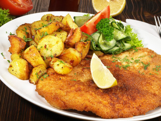Wiener Schnitzel mit Bratkartoffel