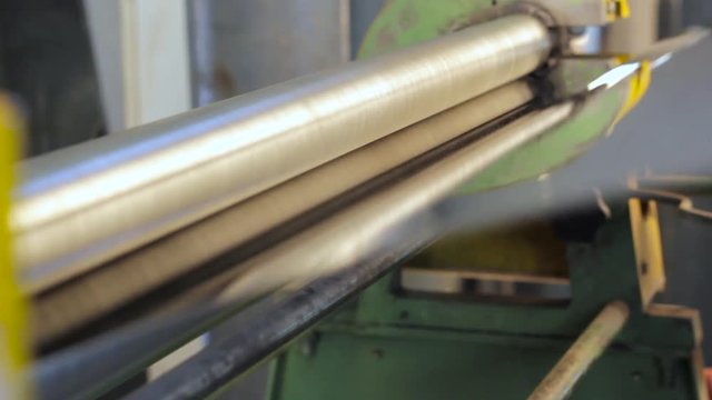 Flat rolled metal products