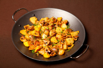 fried potatoes with meat in Georgian