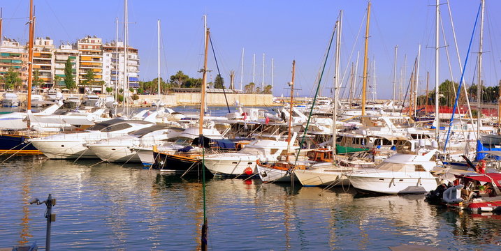 Boote im Yachthafen von Pir&auml;us