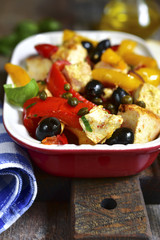 Chicken fillet stewed with bell pepper and capers.