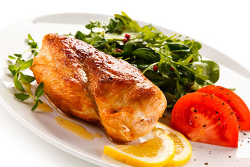Roast chicken fillet and vegetables 