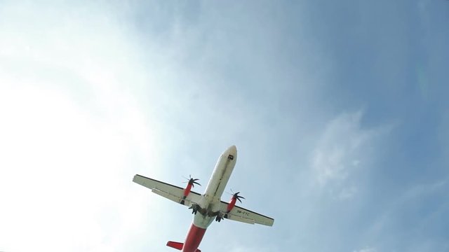 Airplane is landing. Jet coming in to land.