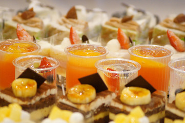 スイーツバイキング、ジュレ、ケーキ