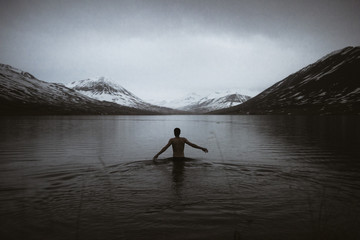 Baignade dans une eau à 4 degrés