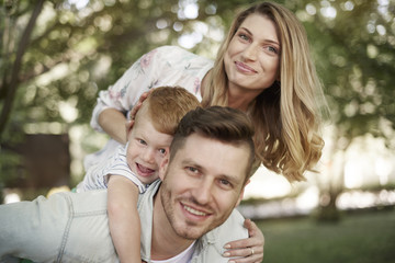Fototapeta premium Portrait of happy family at the garden