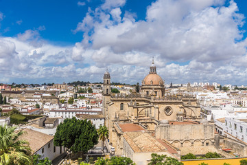 Fototapeta na wymiar Kathedrale von Jerez in der Altstadt von Jerez de la Frontera in Anadalusien