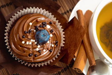 Chocolate dessert with tea