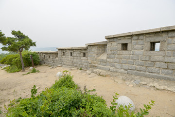 Fototapeta premium Seoul fortress on naksan mountain