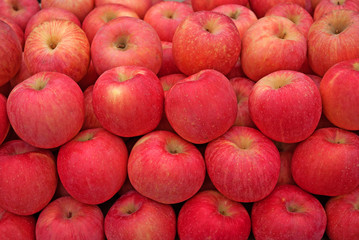 Red apples