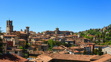 Fototapeta na wymiar Italian panorama, upper city of 