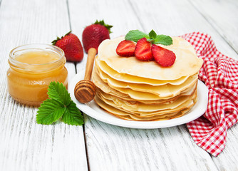 pancakes with strawberries