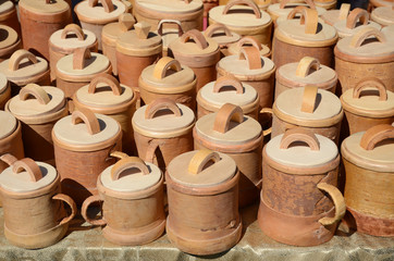 Mugs with a lid made of birch bark in the shop