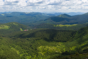 Fototapeta na wymiar Incredibly beautiful panoramic views of the Carpathian Mountains.