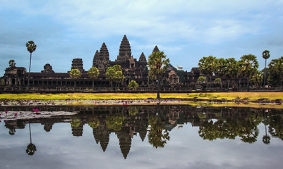 Fototapeta premium statue Bayon Temple Angkor Thom, Cambodia. Ancient Khmer architecture.