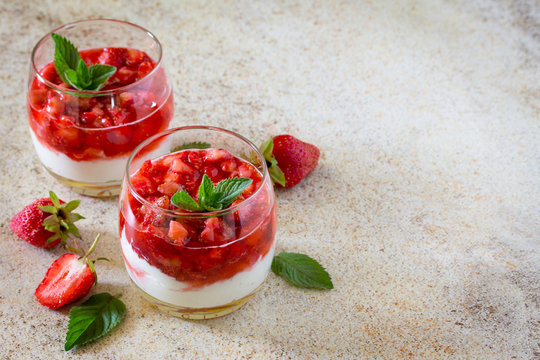 layered dessert with strawberries, mascarpone and strawberry jel