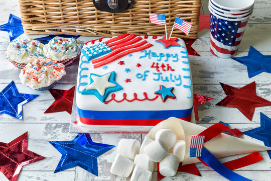 4th of July cake with hamper, cupcakes and marshmallows