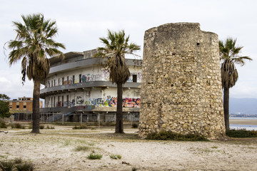 CAGLIARI: panoramica dell'ex Ospedale Marino con la Torre Spagnola sulla spiaggia del Poetto.