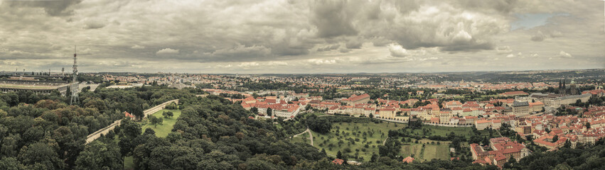 Fototapeta na wymiar Panorama shot of Prague from prague castle