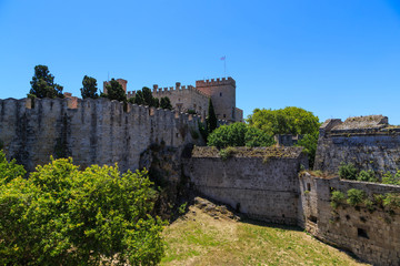 Fototapeta na wymiar the inner wall and fortress of Rhodes Greece