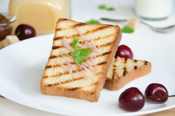 toasts white bread white round plate