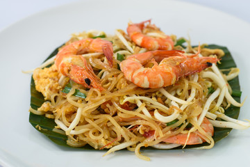 fried noodle with shrimps