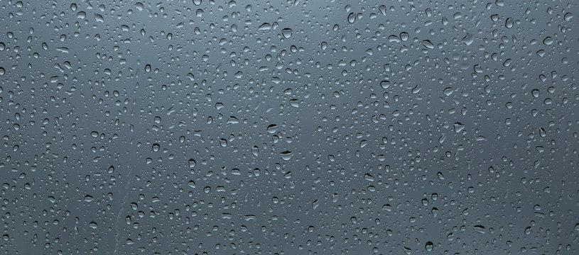 Gouttes de pluie sur vitre